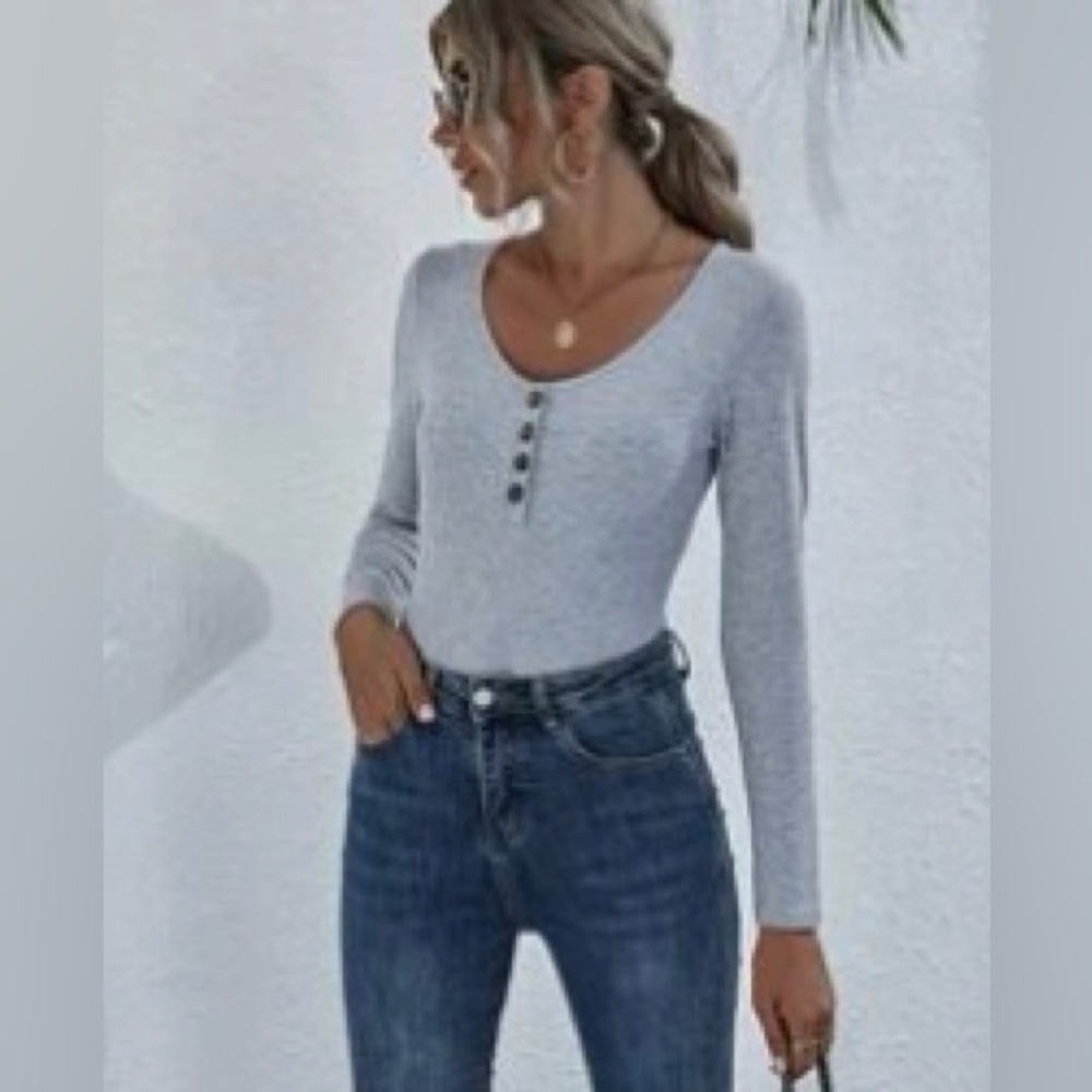 4/50% off | NWOT Half Button Grey Ribbed Bodysuit